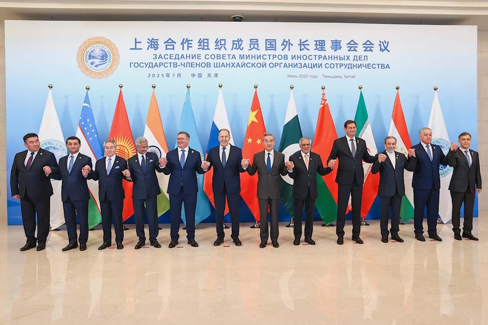 Leaders of SCO member countries at the 2025 SCO Foreign Ministers Council meeting in Tianjin, China, showcasing unity during the summit
